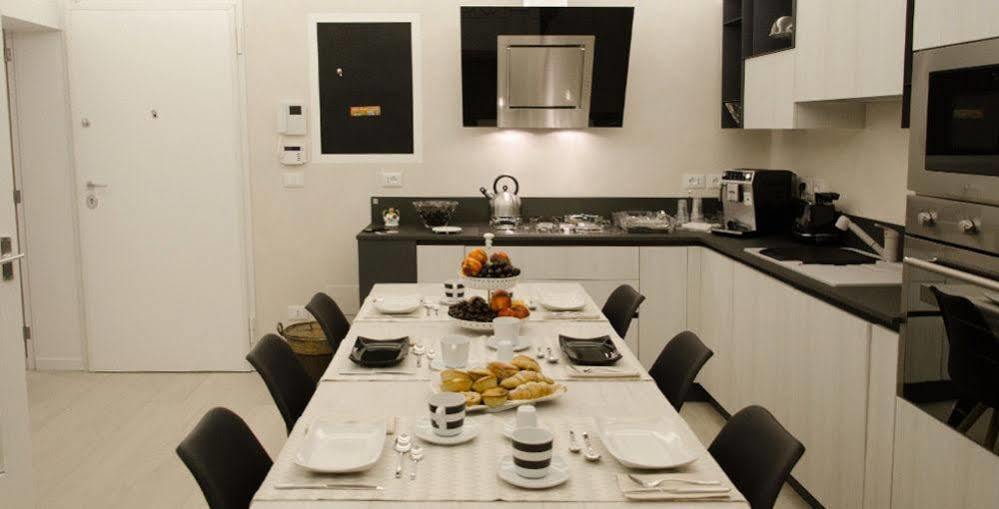 La Finestra Sul Convitto B&B เลชเช ภายนอก รูปภาพ