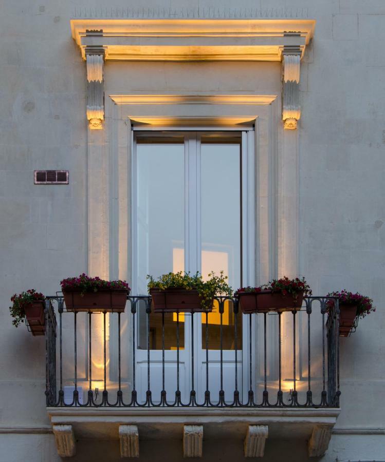 La Finestra Sul Convitto B&B เลชเช ภายนอก รูปภาพ