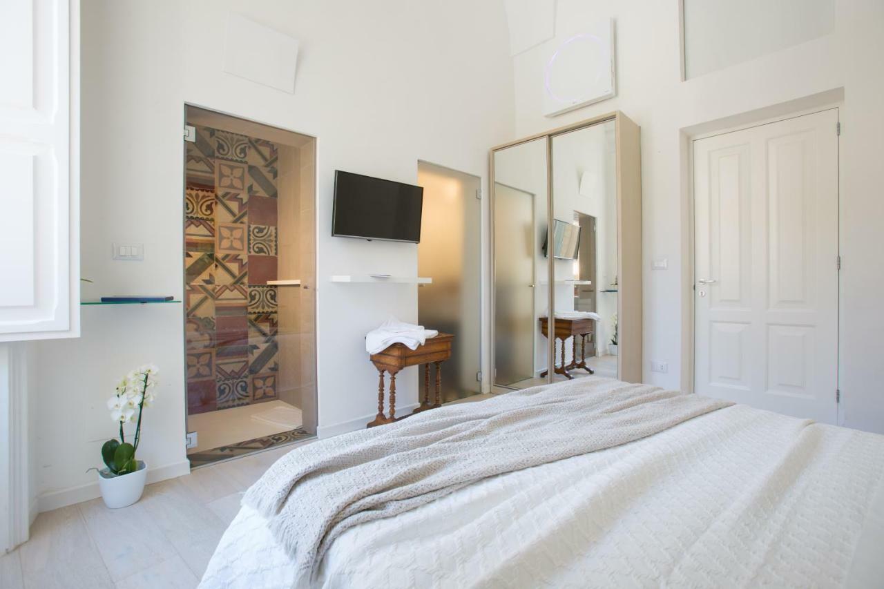 La Finestra Sul Convitto B&B เลชเช ภายนอก รูปภาพ