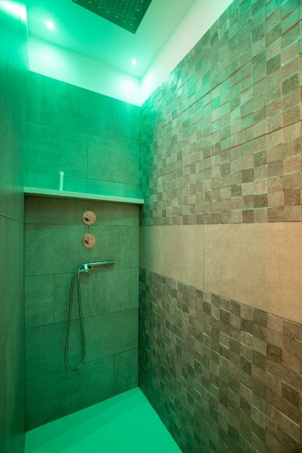 La Finestra Sul Convitto B&B เลชเช ภายนอก รูปภาพ