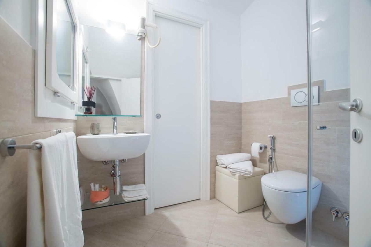 La Finestra Sul Convitto B&B เลชเช ภายนอก รูปภาพ